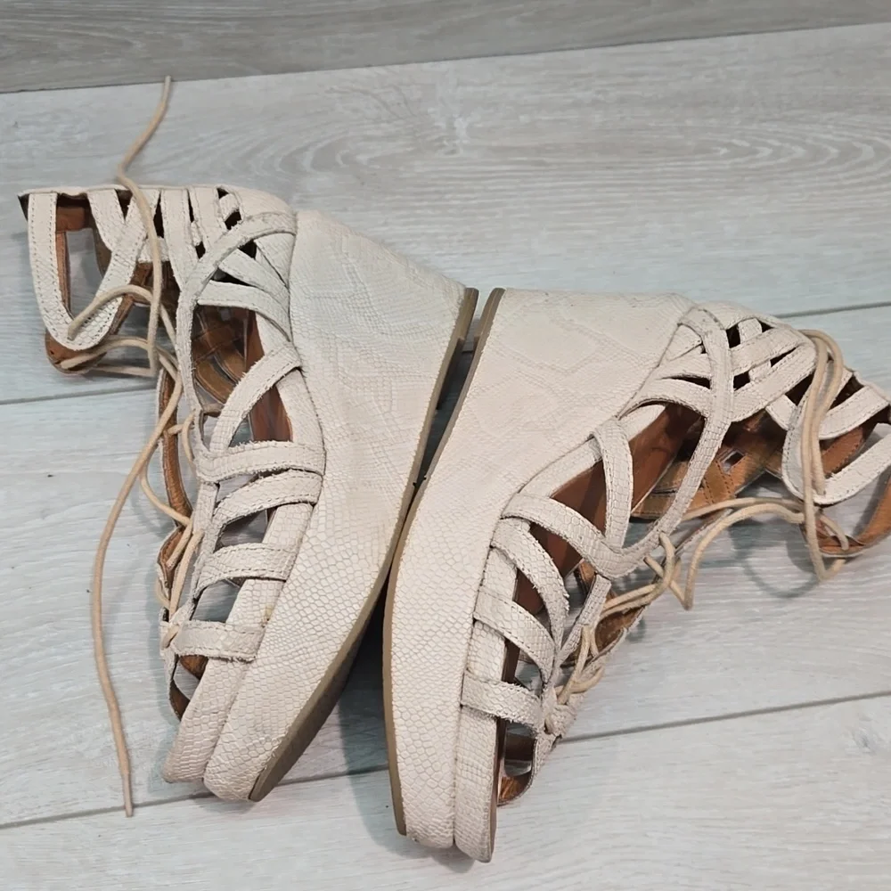 Gentle Souls Women's Lace Up Wedge Leather Hobo Boho Wedge Sandals Sz 8.5M Blush